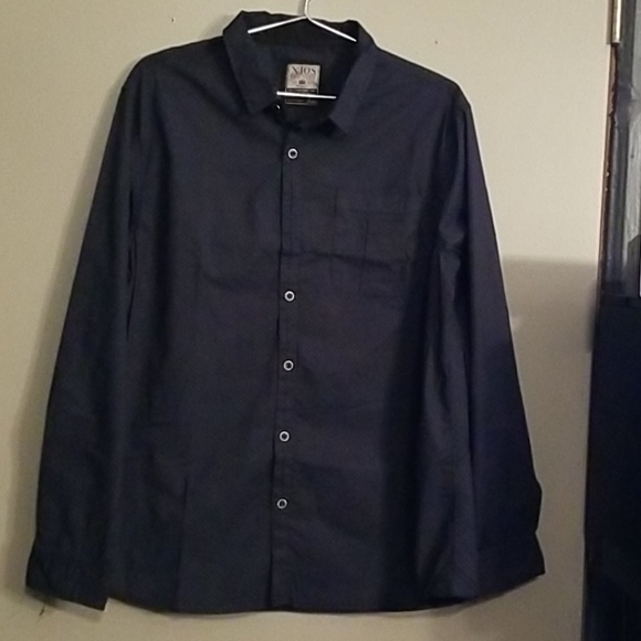 Shirt - Picture 3 of 6